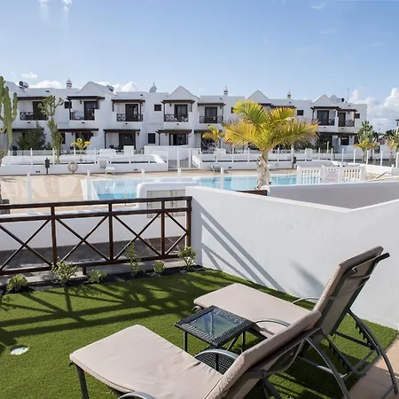 Terrace Close To Beaches *